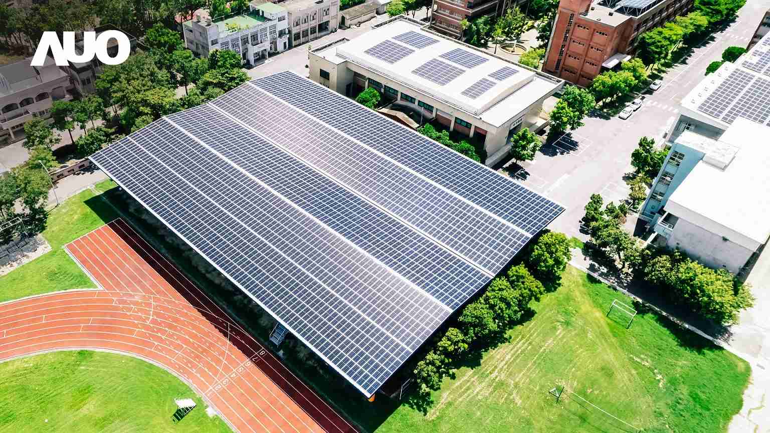 牛牛游戏SunSteel光电整合型浪板具备快速安装、、轻量化优势，，，可提升15%发电效能，，通过国际IEC与台湾VPC认证安全、、防漏、、耐候标准